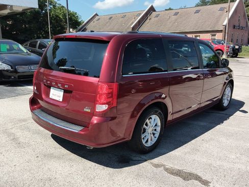 Used 2019 Dodge Grand Caravan SXT image 5