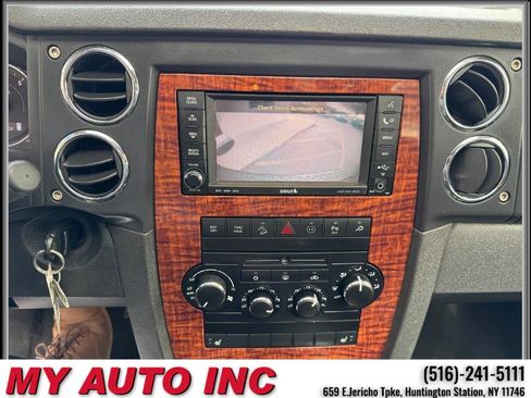 Used 2009 Jeep Commander Limited image 19