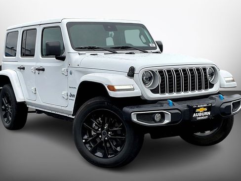 Used 2024 Jeep Wrangler Unlimited Sahara image 1