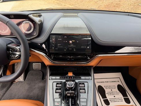 New 2026 Aston Martin DBX 707 AWD/4WD image 11