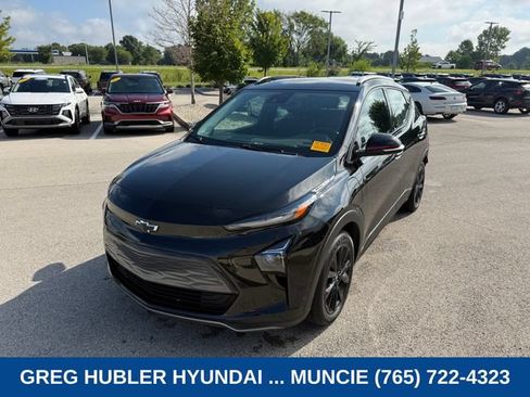 Used 2023 Chevrolet Bolt EUV LT w/ Convenience Package FWD image 8