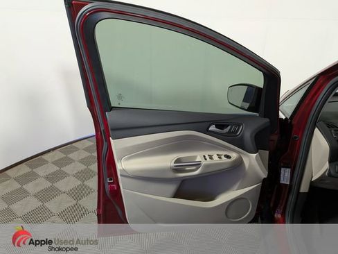 Used 2017 Ford C-MAX Titanium w/ Equipment Group 301A FWD image 7