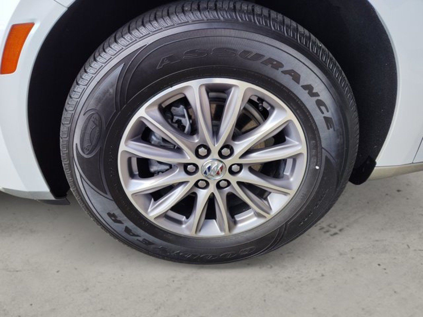 Used 2023 Buick Enclave Essence FWD image 10