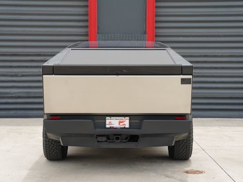 Used 2024 Tesla Cybertruck AWD Crew Cab image 12