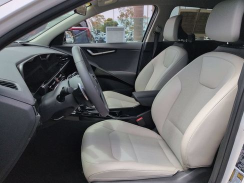 Used 2025 Kia Niro EX FWD image 20