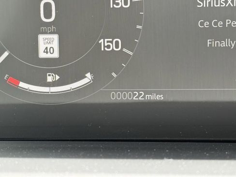 New 2025 Land Rover Discovery Dynamic SE image 34