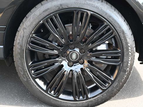 Used 2020 Land Rover Range Rover HSE image 10