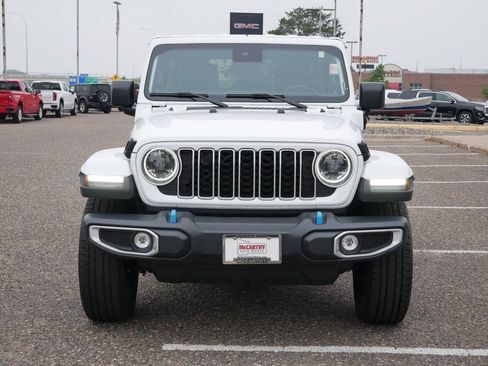 Used 2024 Jeep Wrangler Unlimited Sahara AWD/4WD image 4