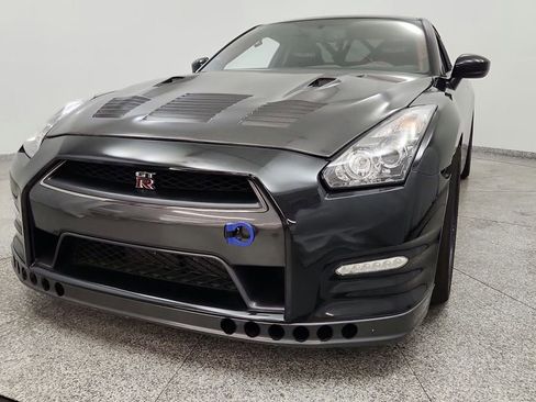 Used 2014 Nissan GT-R Black Edition AWD/4WD image 10