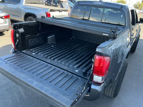 Used 2016 Toyota Tacoma TRD Sport w/ Towing Package image 32