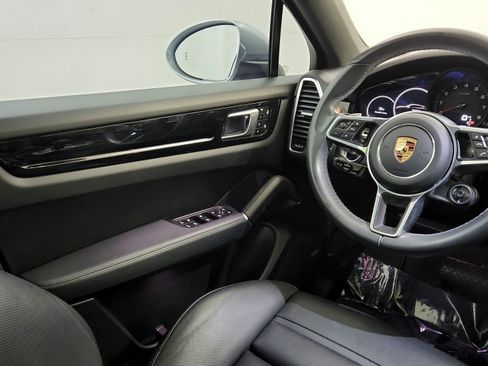 Used 2023 Porsche Cayenne Coupe AWD/4WD image 18