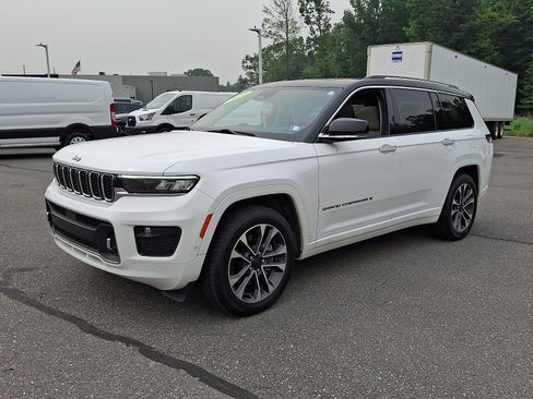 Used 2021 Jeep Grand Cherokee L Overland w/ Luxury Tech Group IV AWD/4WD image 3