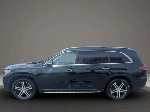 Used 2022 Mercedes-Benz GLS 450 4MATIC image 2