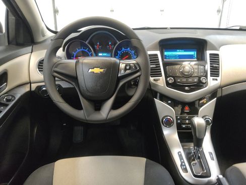 Used 2016 Chevrolet Cruze LS FWD image 22
