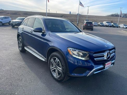 Used 2018 Mercedes-Benz GLC 300 4MATIC image 2