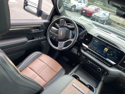 Used 2024 Chevrolet Silverado 3500 High Country image 23