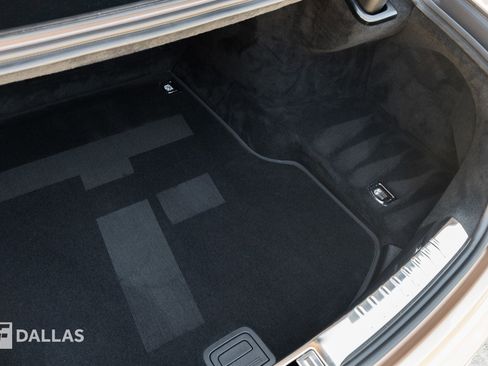 Used 2022 Bentley Flying Spur W12 image 32