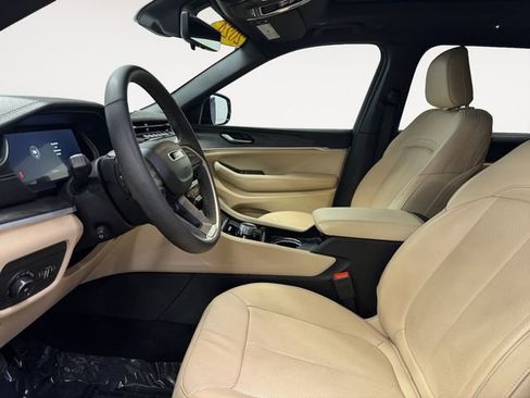 Used 2024 Jeep Grand Cherokee L Limited w/ Luxury Tech Group II image 7