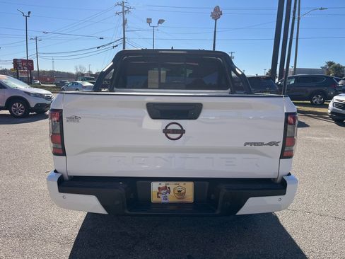 Used 2022 Nissan Frontier PRO-4X w/ Technology Package image 6