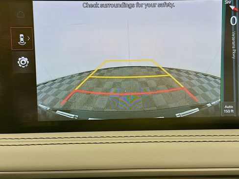 Used 2025 Genesis G70 2.5T image 23