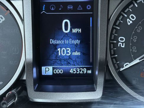 Certified 2018 Toyota Tacoma Limited AWD/4WD image 24