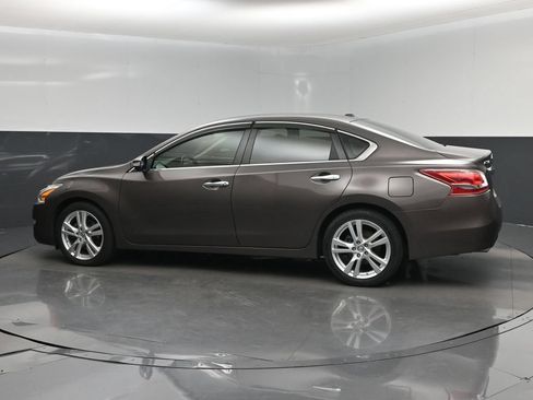 Used 2013 Nissan Altima 3.5 SL FWD image 10