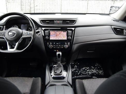 Used 2020 Nissan Rogue SV w/ Premium Package image 21