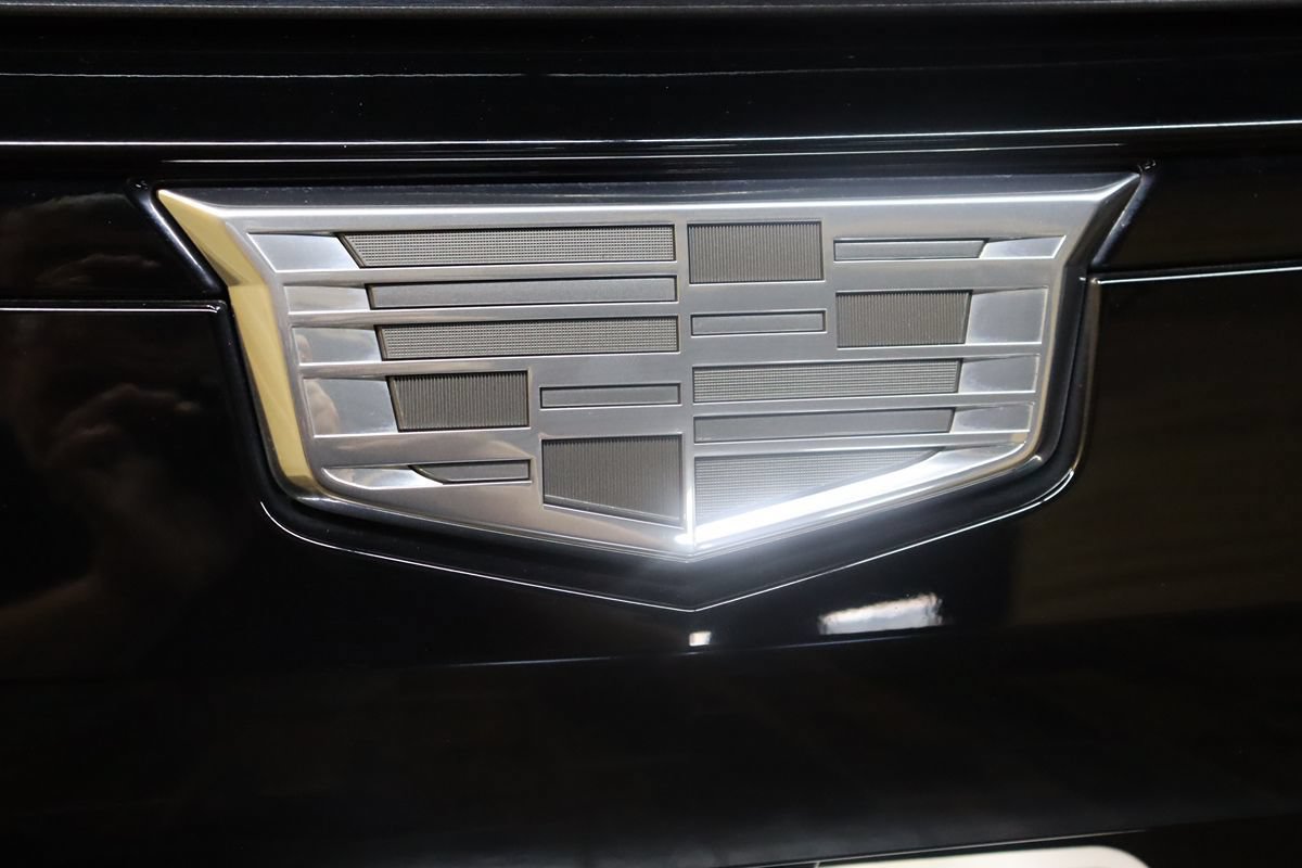 Used 2024 Cadillac Escalade ESV Sport w/ LPO, ONYX Package AWD/4WD image 20