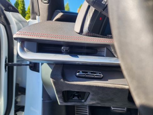 Used 2022 Chevrolet Corvette Stingray Premium Cpe w/ Z51 Performance Package image 21