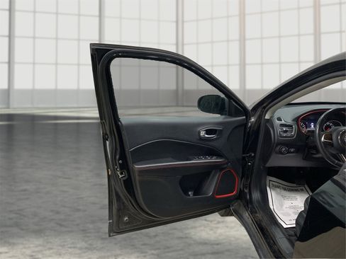 Used 2019 Jeep Compass Trailhawk w/ Leather Interior Group image 18