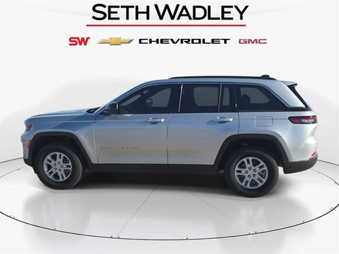 Used 2025 Jeep Grand Cherokee Laredo w/ Luxury Tech Group I image 8