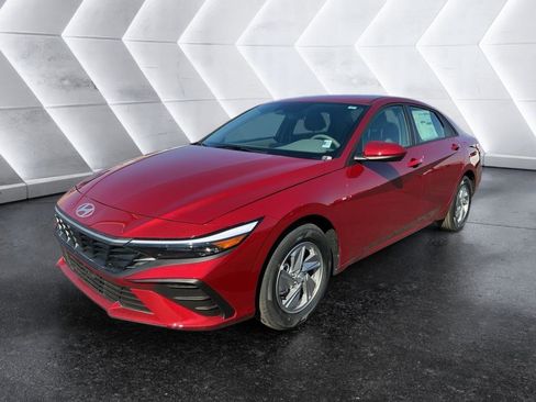 New 2026 Hyundai Elantra SE image 3