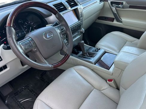 Used 2010 Lexus GX 460 image 10