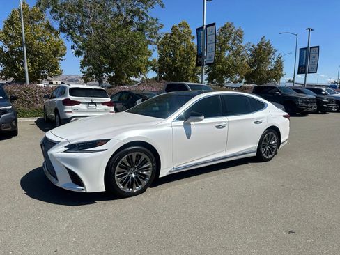 Used 2018 Lexus LS 500 w/ Luxury Package RWD image 5