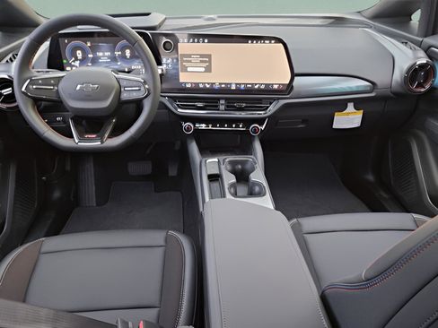 New 2025 Chevrolet Equinox EV RS w/ Convenience Package II image 10