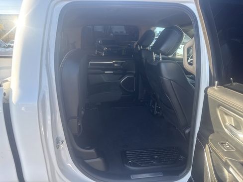 Used 2019 RAM 1500 Laramie image 32