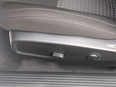 Used 2022 Dodge Challenger R/T w/ Driver Convenience Group image 16