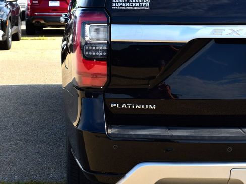 Used 2019 Ford Expedition Platinum AWD/4WD image 12