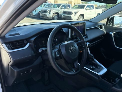 Used 2024 Toyota RAV4 LE AWD/4WD image 10