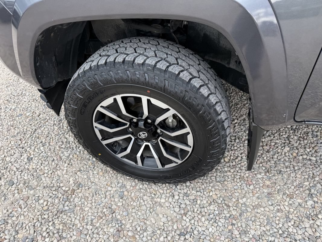 Used 2021 Toyota Tacoma TRD Sport w/ Technology Package AWD/4WD image 33