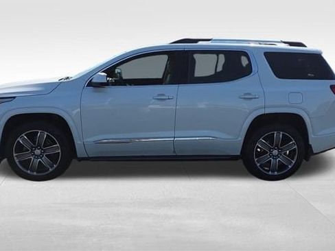 Certified 2017 GMC Acadia Denali w/ Technology Package FWD image 4