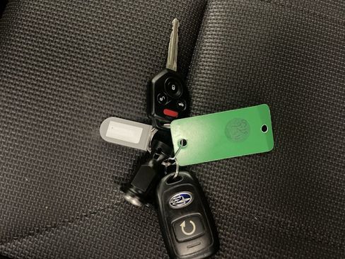 Used 2018 Subaru Impreza 2.0i Premium w/ Eyesight & BSD & Rcta AWD/4WD image 26