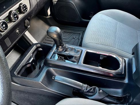 Used 2018 Toyota Tacoma SR w/ SR Convenience Package RWD image 18