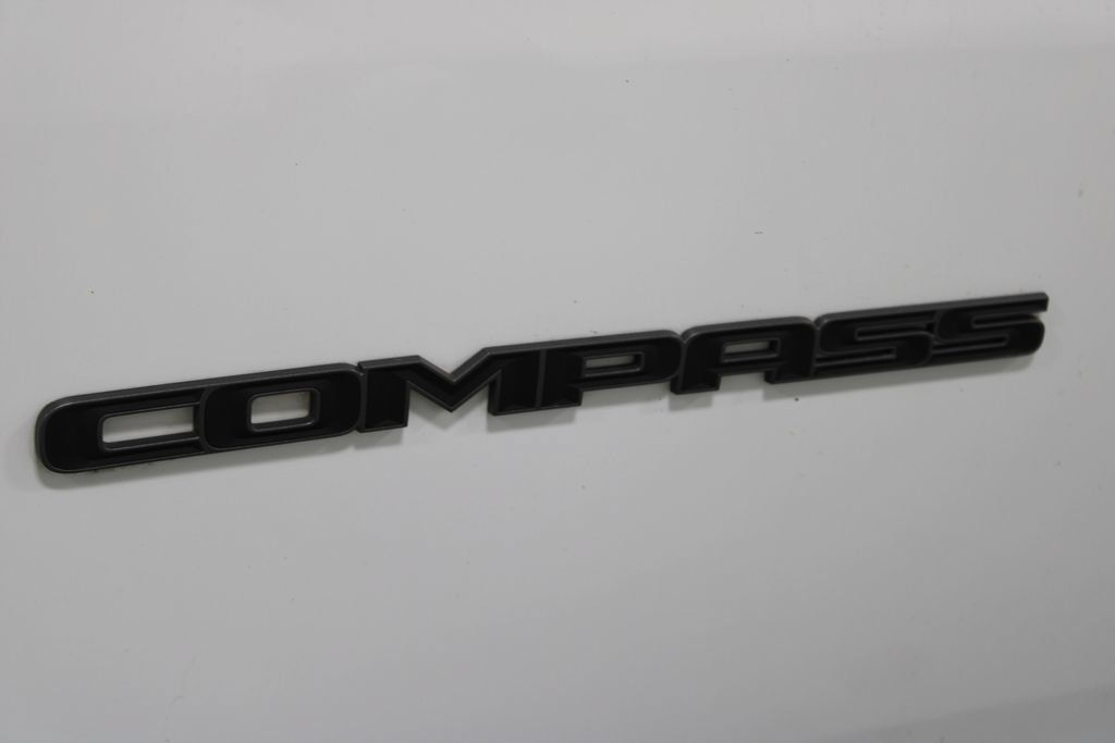 Used 2025 Jeep Compass Trailhawk AWD/4WD image 18