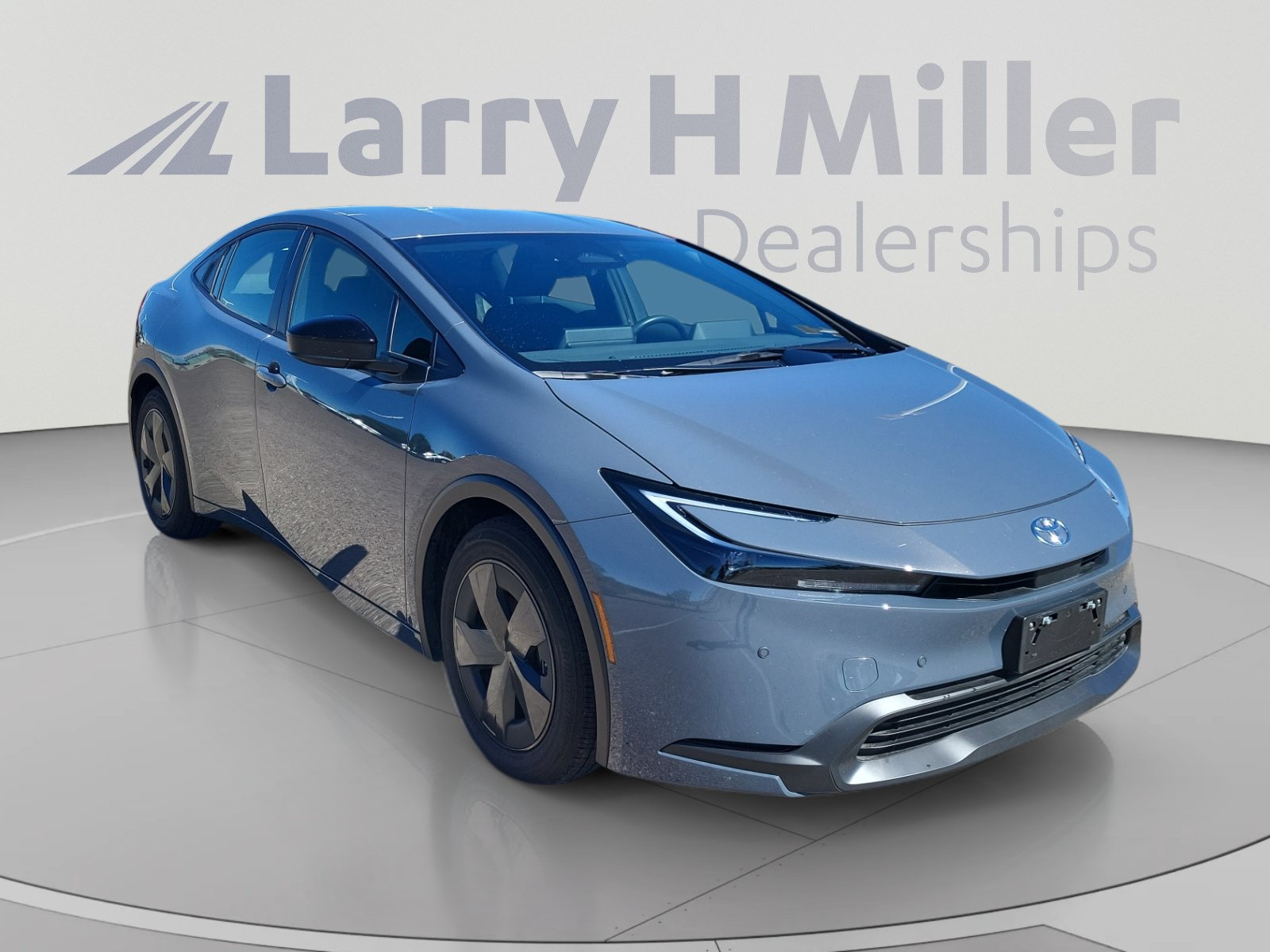 Used 2025 Toyota Prius LE FWD image 7