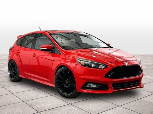 Used 2015 Ford Focus ST w/ Equipment Group 402A FWD image 2