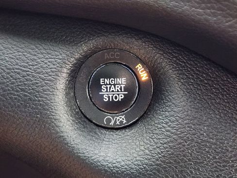 Used 2020 Jeep Cherokee Trailhawk w/ Cold Weather Group AWD/4WD image 26