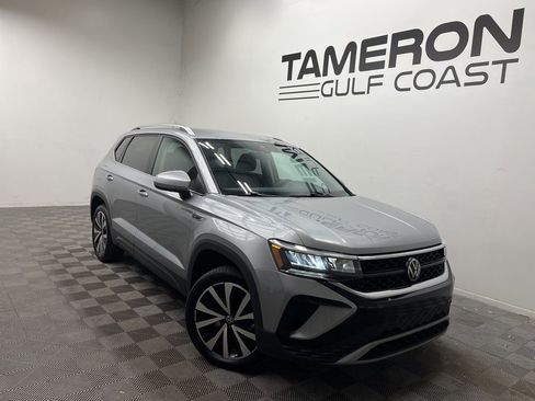 Used 2024 Volkswagen Taos SE FWD image 1