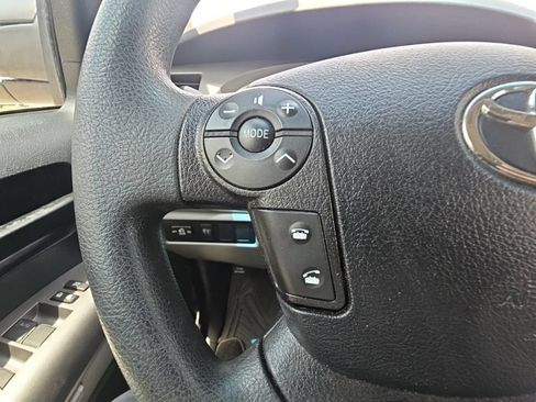 Used 2011 Toyota Tundra 2WD CrewMax w/ SR5 Pkg image 25