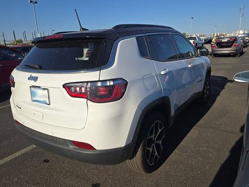 Used 2026 Jeep Compass Limited AWD/4WD image 5